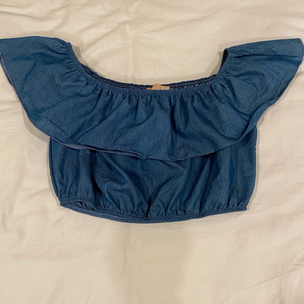 Jean  off the shoulder - new no tags